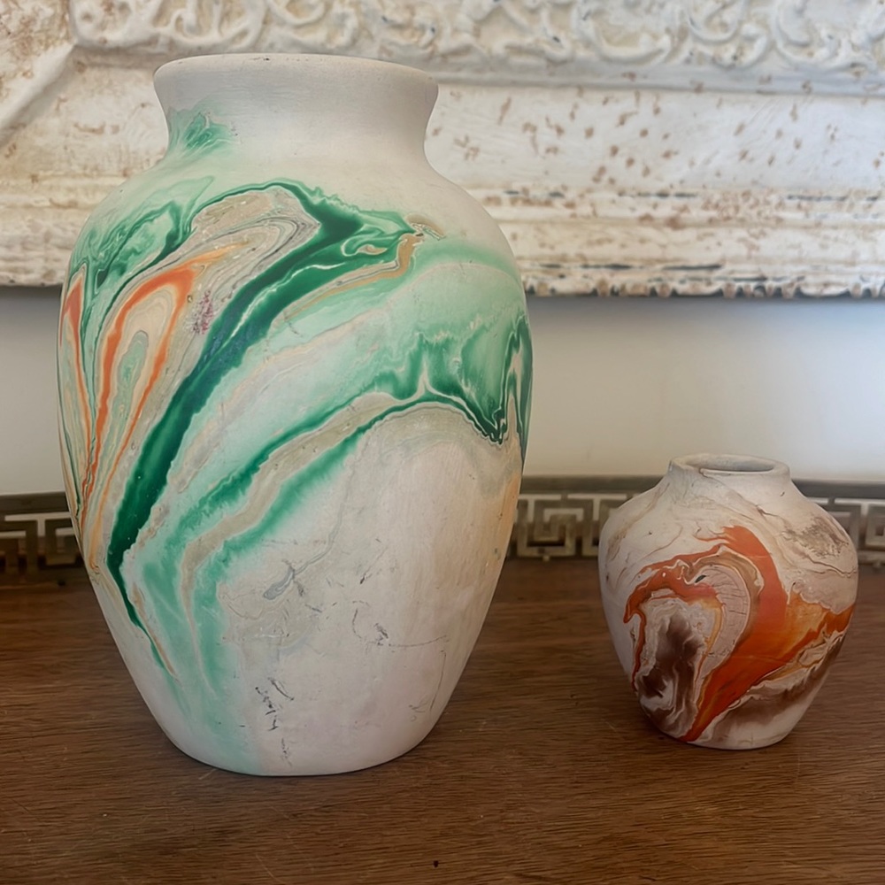 Two vintage Native American Nemadji pottery vases